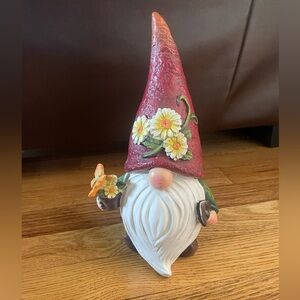 NEW Gnome Flower Statute
